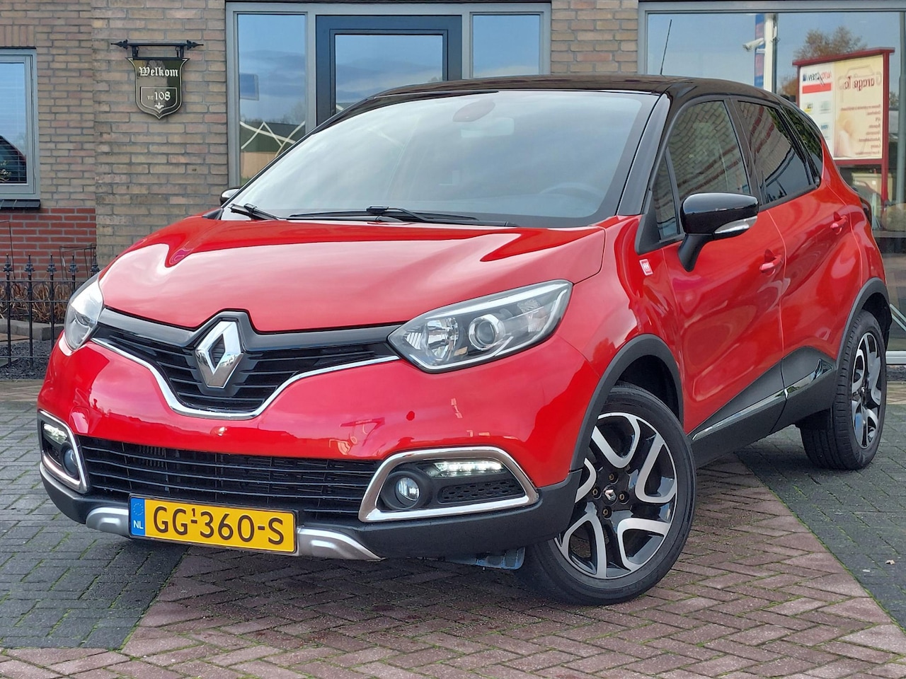 Renault Captur - 1.2 TCe Helly Hansen | Automaat | PDC | Navi | NAP - AutoWereld.nl