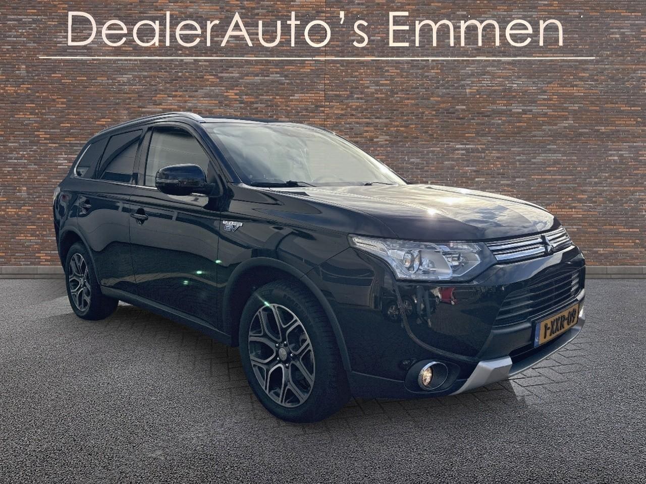 Mitsubishi Outlander - 2.0 PHEV Executive Edition X-Line 2.0 PHEV Executive Edition X-Line - AutoWereld.nl