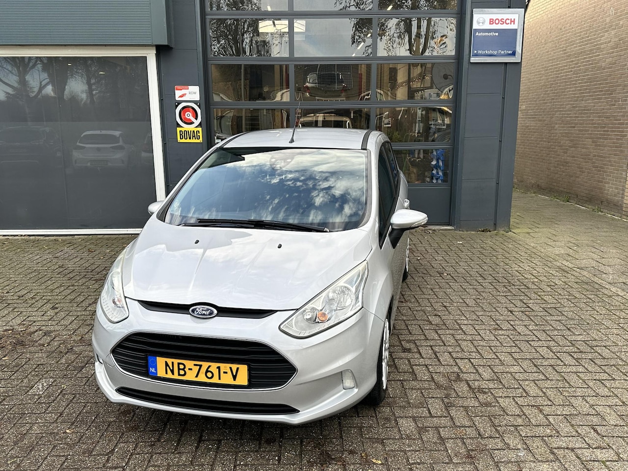 Ford B-Max - 1.0 EcoBoost Style Airco/ Navigatie/ Bluetooth/ PDC/ Trekhaak - AutoWereld.nl