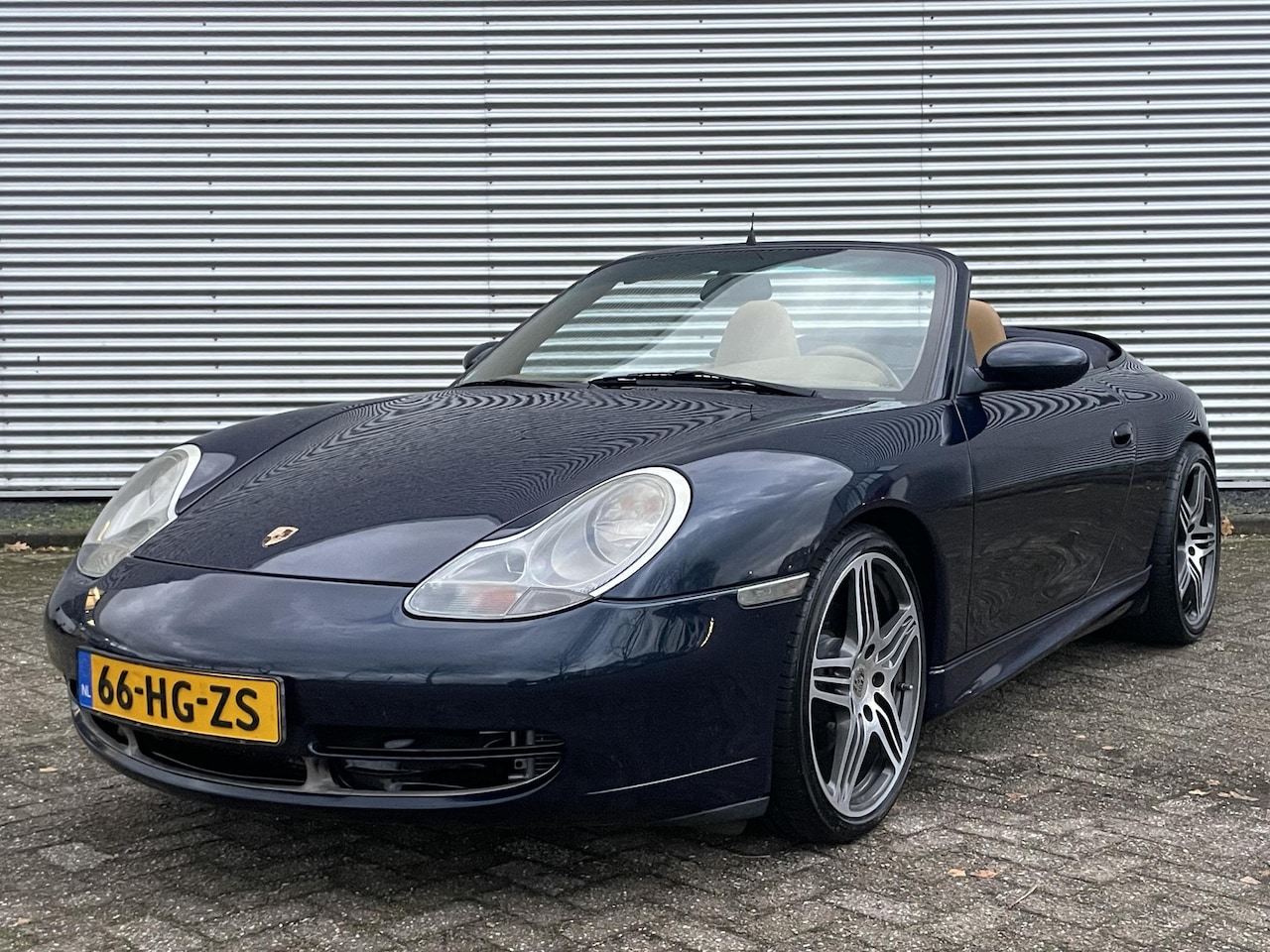 Porsche 911 Cabrio - 3.4 Carrera COMPLETE MOTORREVISIE, CLIMATRONIC, AUTOMAAT, YOUNGTIMER. - AutoWereld.nl