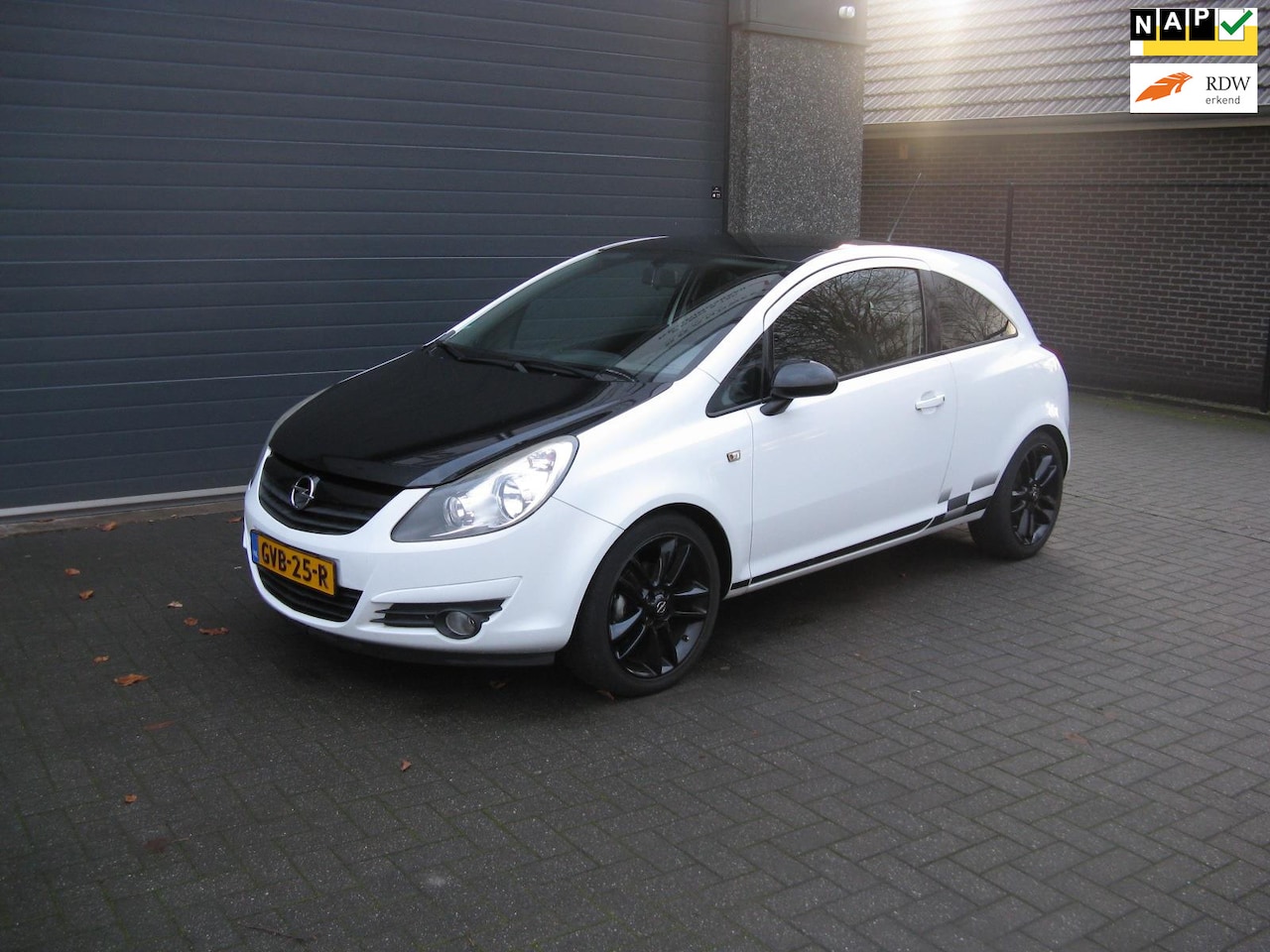 Opel Corsa - 1.4-16V White Edition 1.4-16V White Edition - AutoWereld.nl