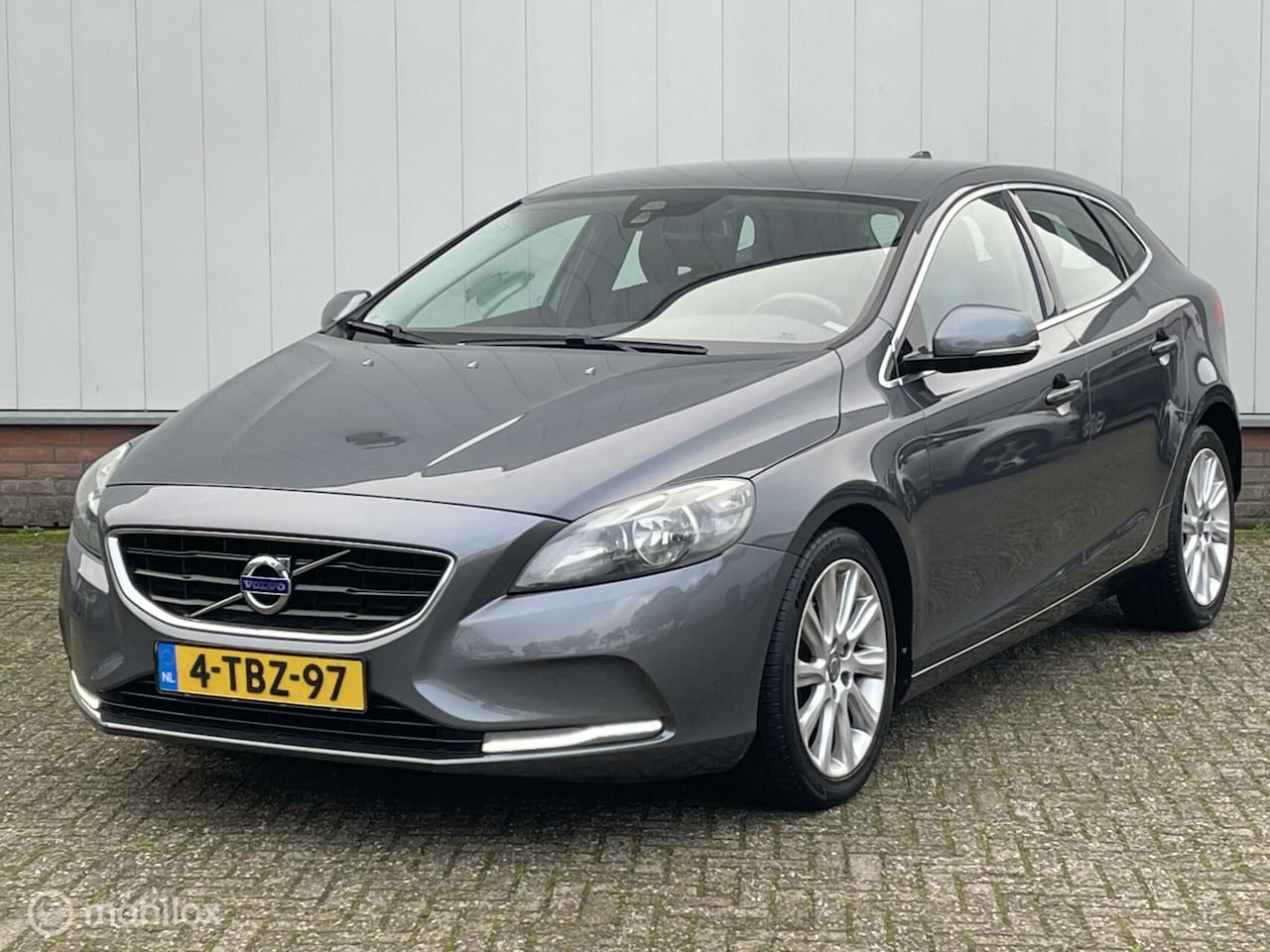 Volvo V40 - 1.6 D2 Summum 1.6 D2 Summum - AutoWereld.nl