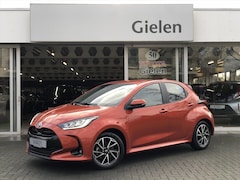 Toyota Yaris - 1.5 Hybrid Dynamic Plus | Dodehoekherkenning, Parkeersensoren, Stoelverwarming, 16 inch, K