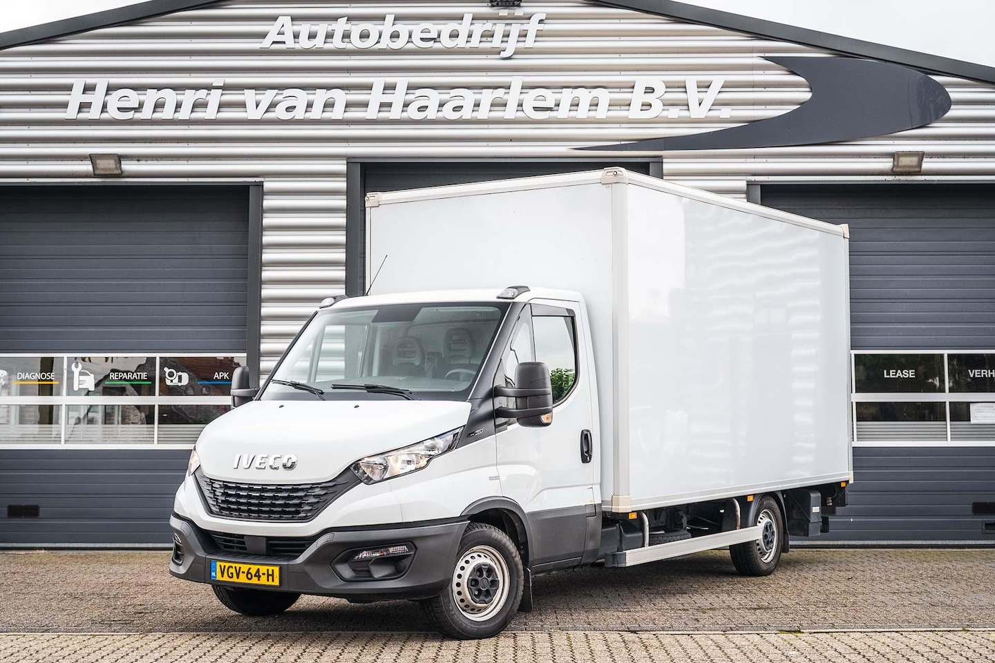 Iveco Daily - 35S14V 2.3 410 H3 | laadklep| - AutoWereld.nl