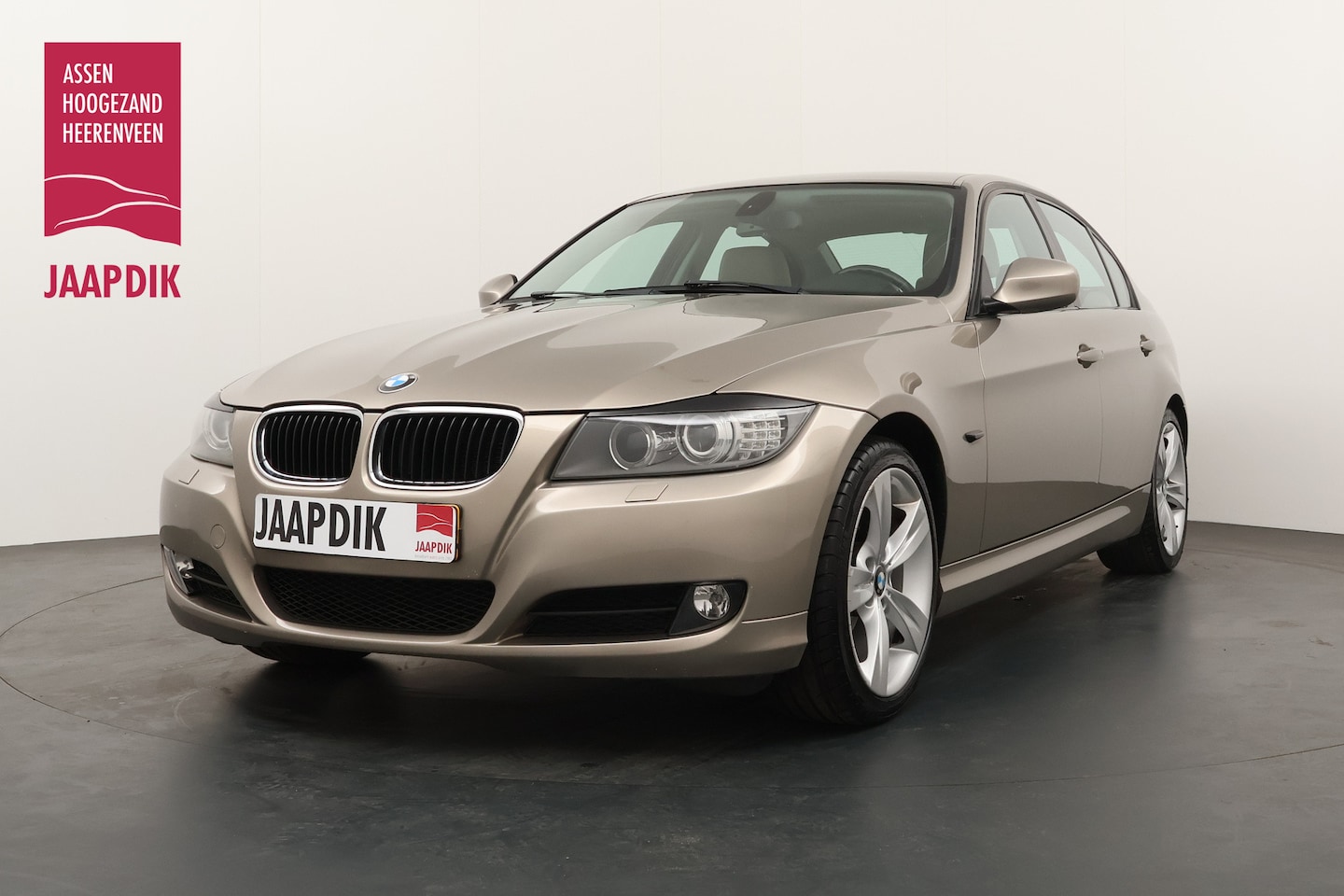 BMW 3-serie - BWJ 2011 320i 170 PK Luxury Line AUTOMAAT / TREKHAAK / CLIMA / CRUISE / BLUETOOTH / LMV 18 - AutoWereld.nl