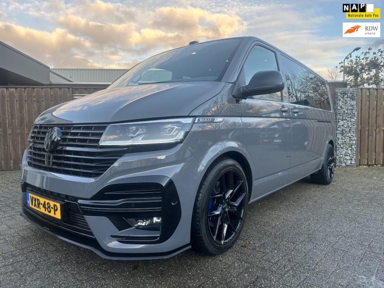 Volkswagen Transporter - 2.0 TDI L2 DC BULLI - 204PK - LEIGHTON - AutoWereld.nl