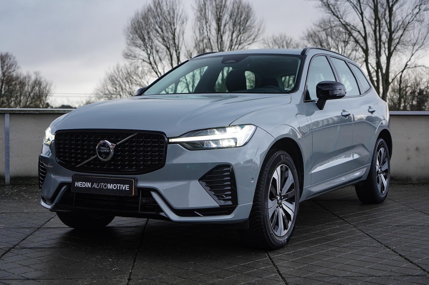 Volvo XC60 - 2.0 Recharge T6 AWD Plus Dark Google Infotainment | Panoramadak | Verwarmbare Voorstoelen - AutoWereld.nl