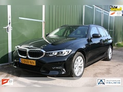 BMW 3-serie Touring - 330e High Executive, SPORTINTERIEUR, PANORAMADAK, NAVIGATIE