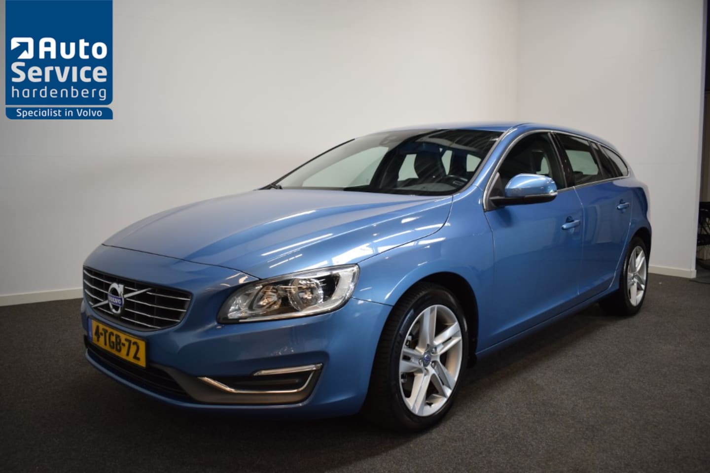 Volvo V60 - 2.0 D4 190pk AUT8 Summum Trekhaak/ Leer/ Stoelverw./ Verwarmde voorruit/ Navi/ Cruise - AutoWereld.nl