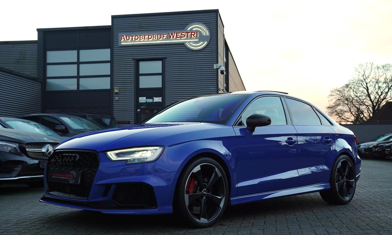 Audi RS3 - Limousine 2.5 TFSI RS 3 quattro | Bang&Olufsen | Panorama | RS-zetels | Carbon | Alcantara - AutoWereld.nl