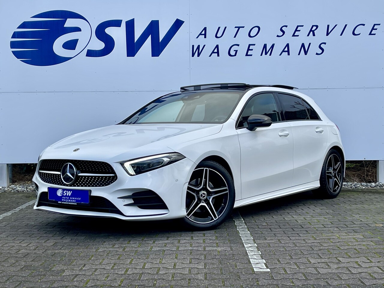 Mercedes-Benz A-klasse - 200 4MATIC Business Solution AMG | Pano | Ambient Light | CarPlay | MultiBeam LED | 18 inc - AutoWereld.nl