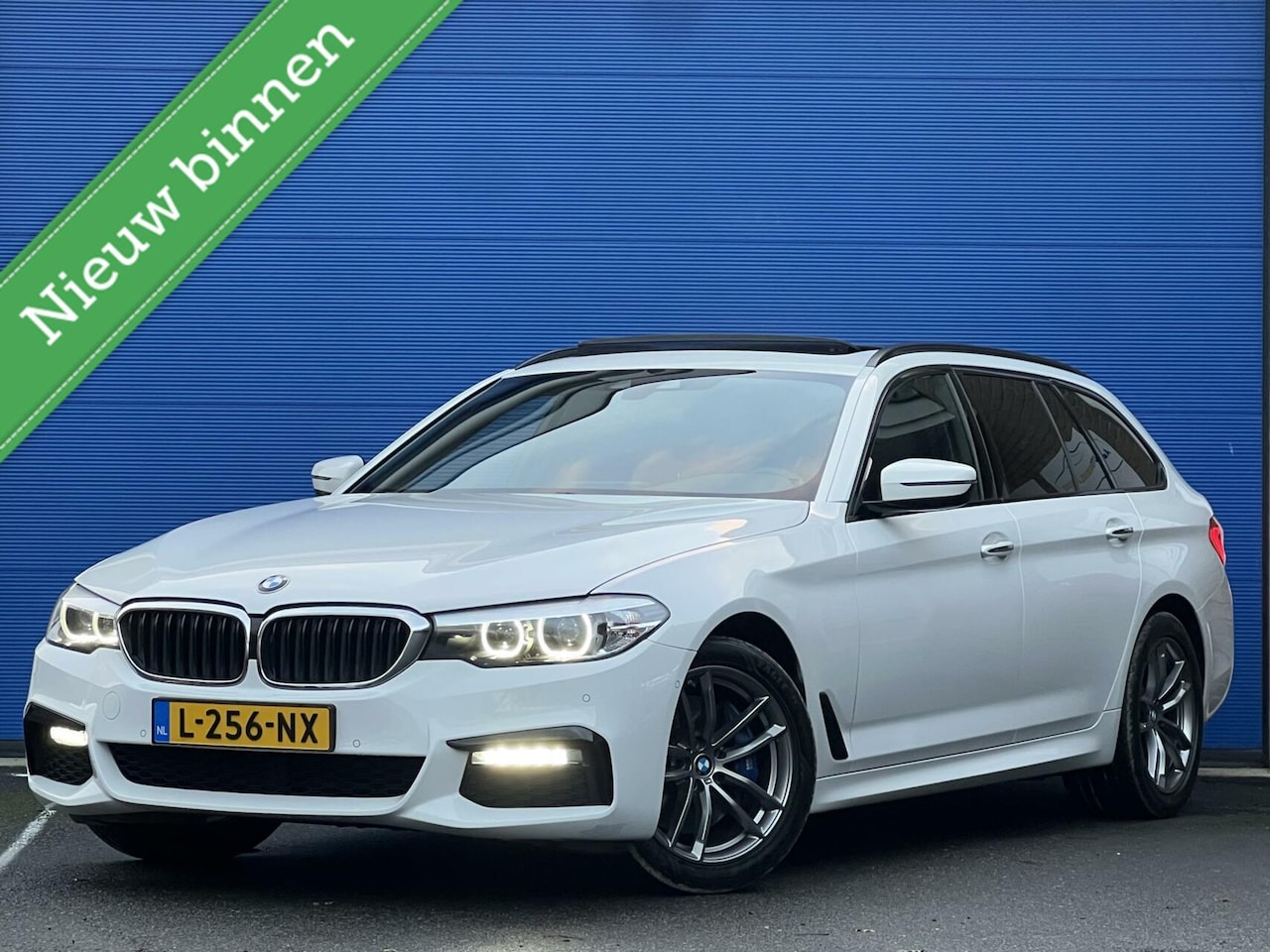 BMW 5-serie Touring - 530d xDrive | M-sport | trekhaak | Pano | - AutoWereld.nl