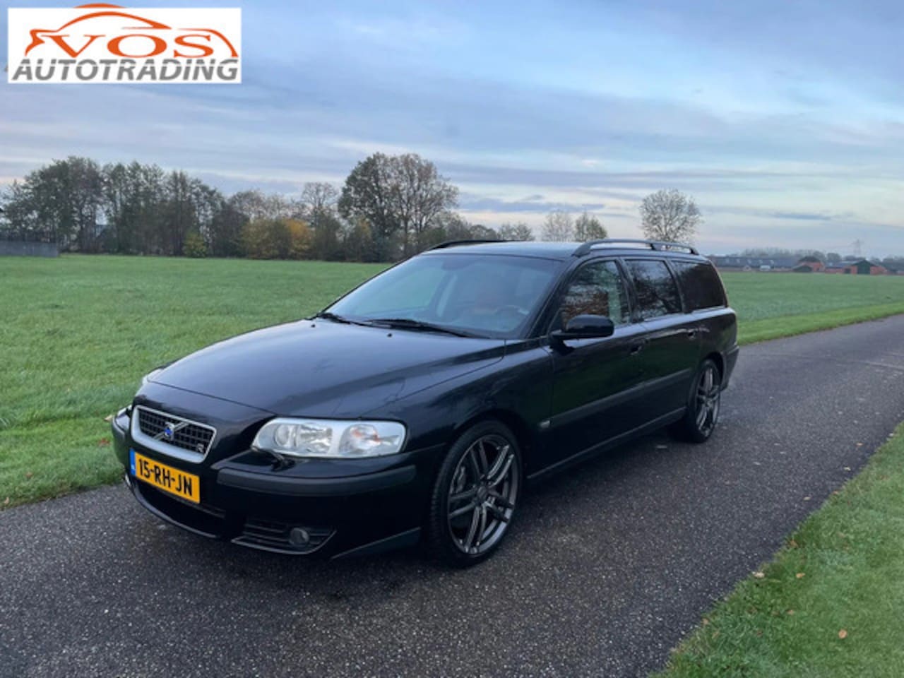 Volvo V70 - 2.5 R Geartronic **lees adv. tekst** - AutoWereld.nl