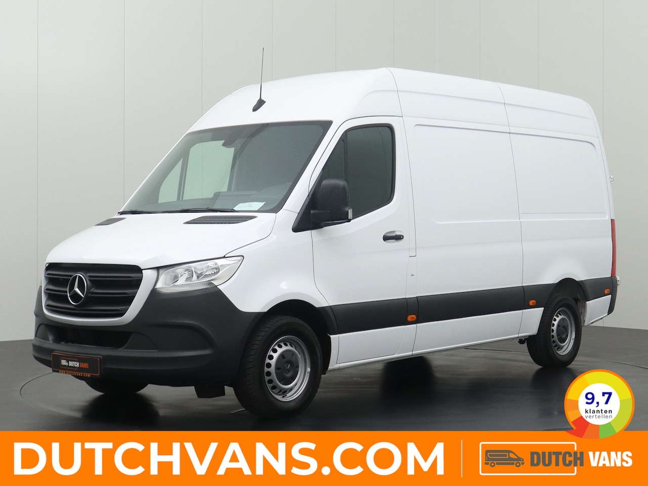 Mercedes-Benz Sprinter - 317CDI L2H2 | Mbux Touchscreen | Camera | Airco | Cruise | 3-Persoons | Betimmering - AutoWereld.nl