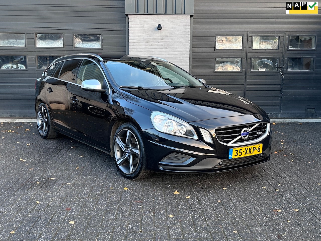 Volvo V60 - 1.6 D2 R-Design Revisie motor, Leder, Pdc, Cruise - AutoWereld.nl