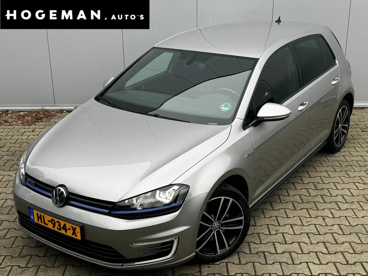 Volkswagen Golf - 1.4TSI GTE GROOT NAVIGATIE CARPLAY NETTE AUTO - AutoWereld.nl