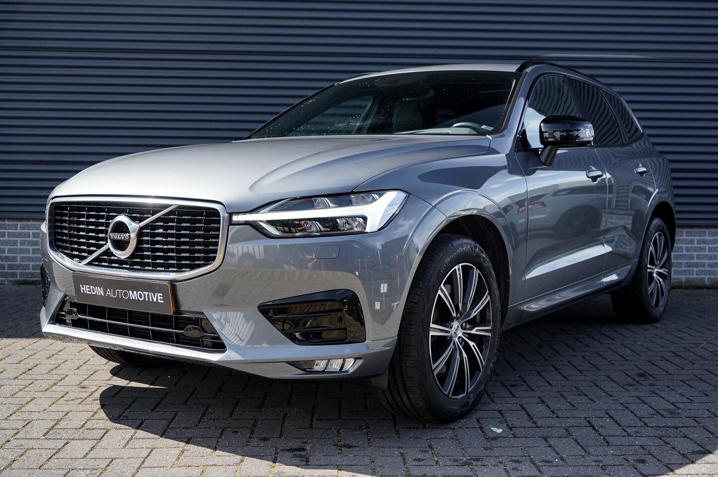 Volvo XC60 - 2.0 T5 Inscription | Schuidak | Head-up Display | Harman/Kardon | Sportstoelen Met Geheuge - AutoWereld.nl