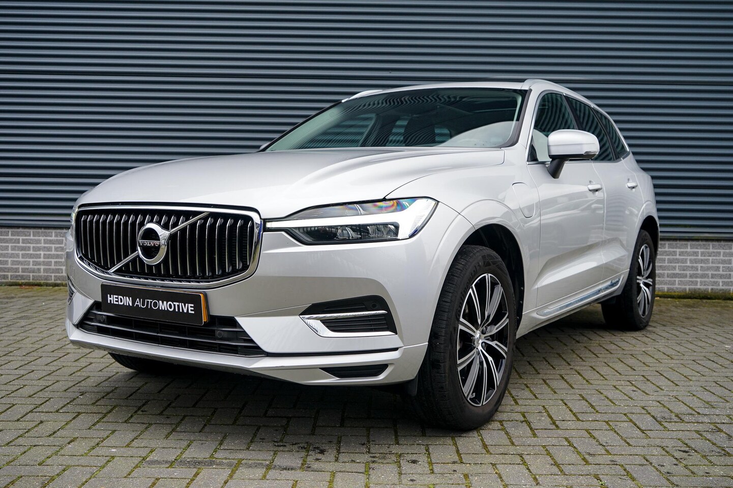 Volvo XC60 - 2.0 Recharge T6 AWD Inscription Luchtvering | Panoramadak | Trekhaak - AutoWereld.nl