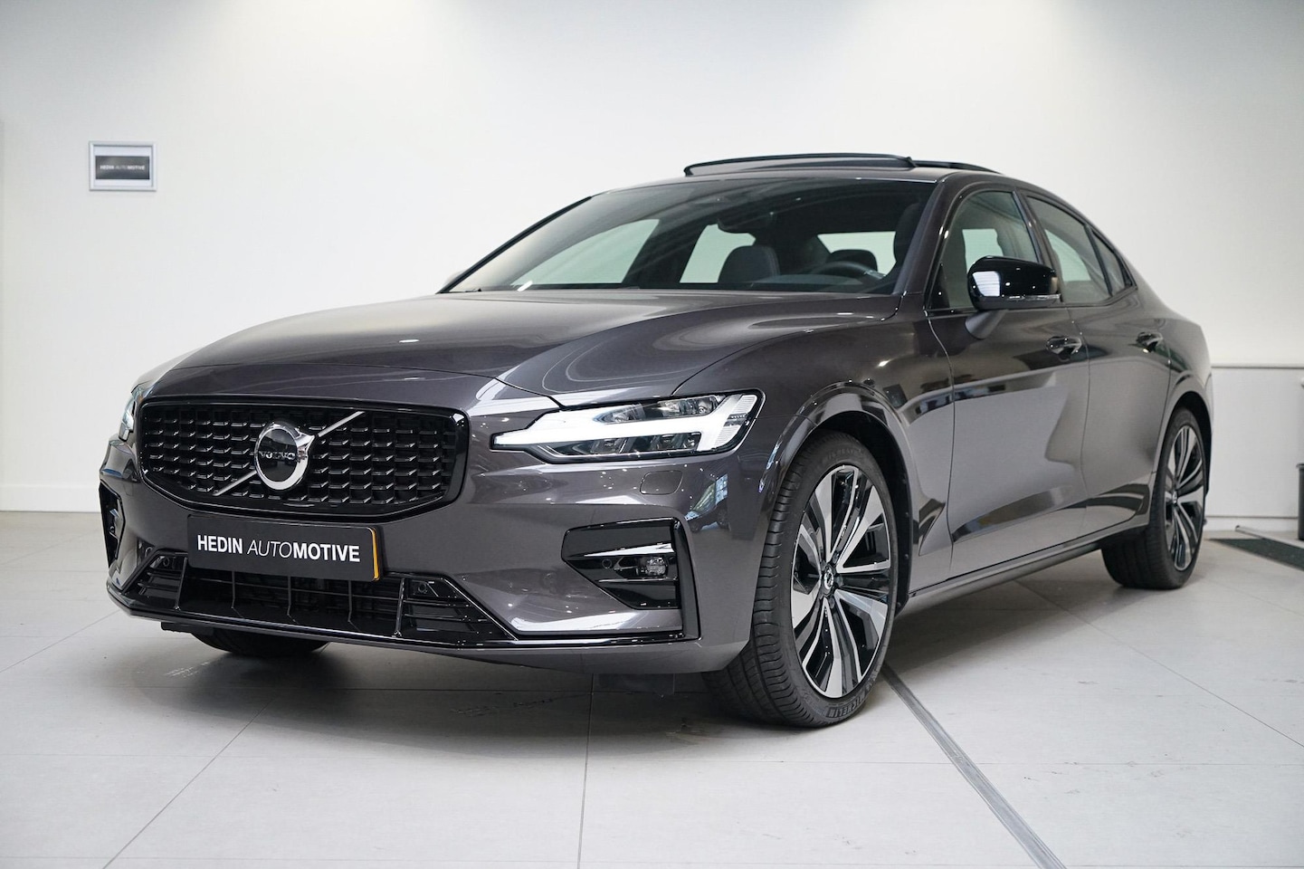 Volvo S60 - B3 Ultimate Dark Automaat 174pk | Mild Hybride| Panoramadak |Adaptive Cruise | Pilot Assis - AutoWereld.nl