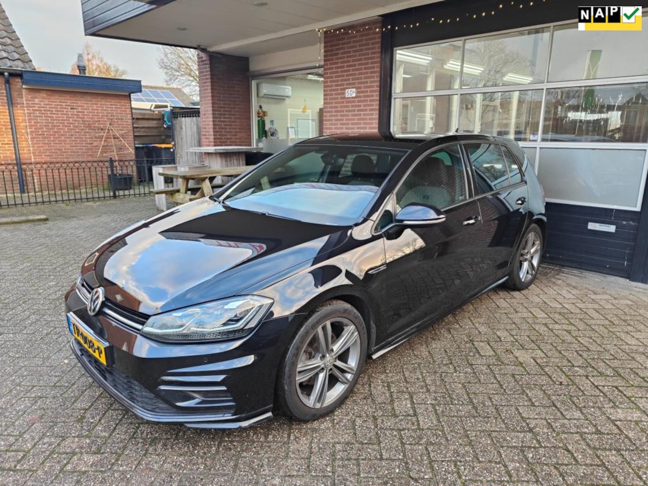 Volkswagen Golf - 1.5 TSI Highline Business R 1.5 TSI Highline Business R, Clima, Led, PDC, Navi, Bluetooth, ACC, 1e eig, Dealer, NAP - AutoWereld.nl