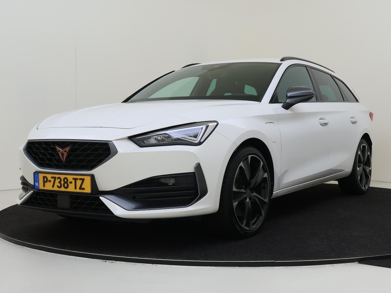 CUPRA Leon Sportstourer - 1.4 e-Hybrid VZ Adrenaline | Keyless | Dodehoek detectie | Sfeerverlichting | Adaptieve de - AutoWereld.nl