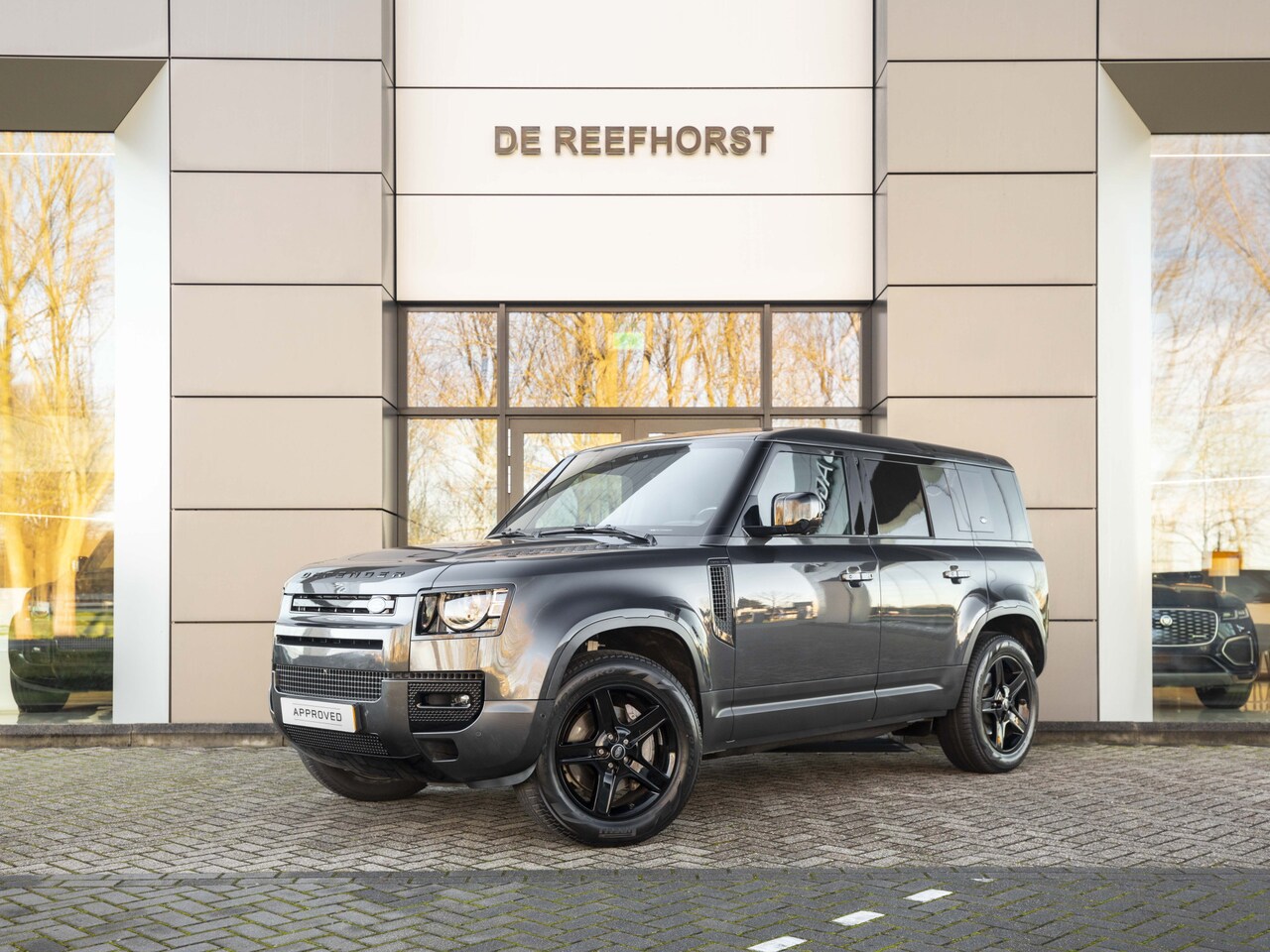 Land Rover Defender 110 - 3.0 D300 MHEV SE | Jump Seat | Air Suspension | Driver Assist Pack | Towing Pack | Cold Cl - AutoWereld.nl