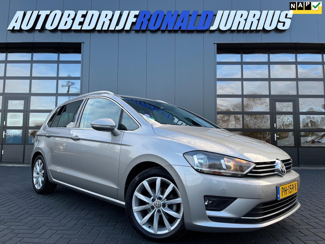 Volkswagen Golf Sportsvan - 1.2 TSI Highline NL.Auto/Alcantara/Privacy Glass/Climatronic/Navigatie/Dealer Onderhouden - AutoWereld.nl