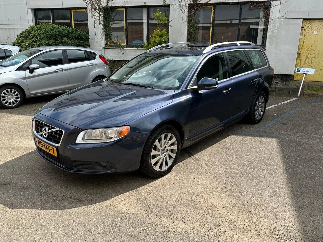 Volvo V70 - 1.6 T4 Limited Edition 1.6 T4 Limited Edition - AutoWereld.nl