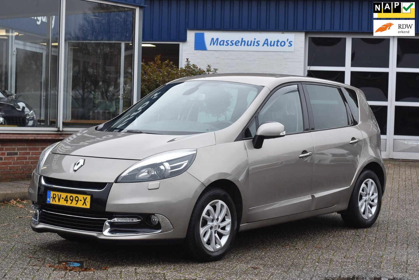 Renault Scénic - 1.2 TCe Collection Trekhaak Xenon LED Navi Clima Cruise PDC Halfleer Nwe APK - AutoWereld.nl