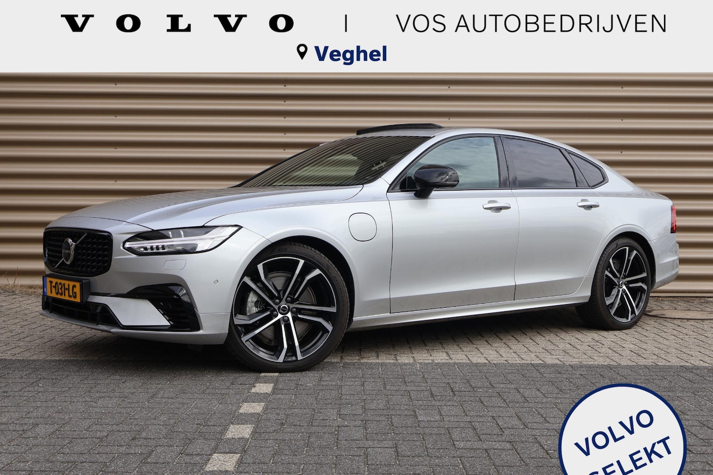 Volvo S90 - 2.0 T8 AWD R-Design Luchtvering | Google Maps | Trekhaak - AutoWereld.nl