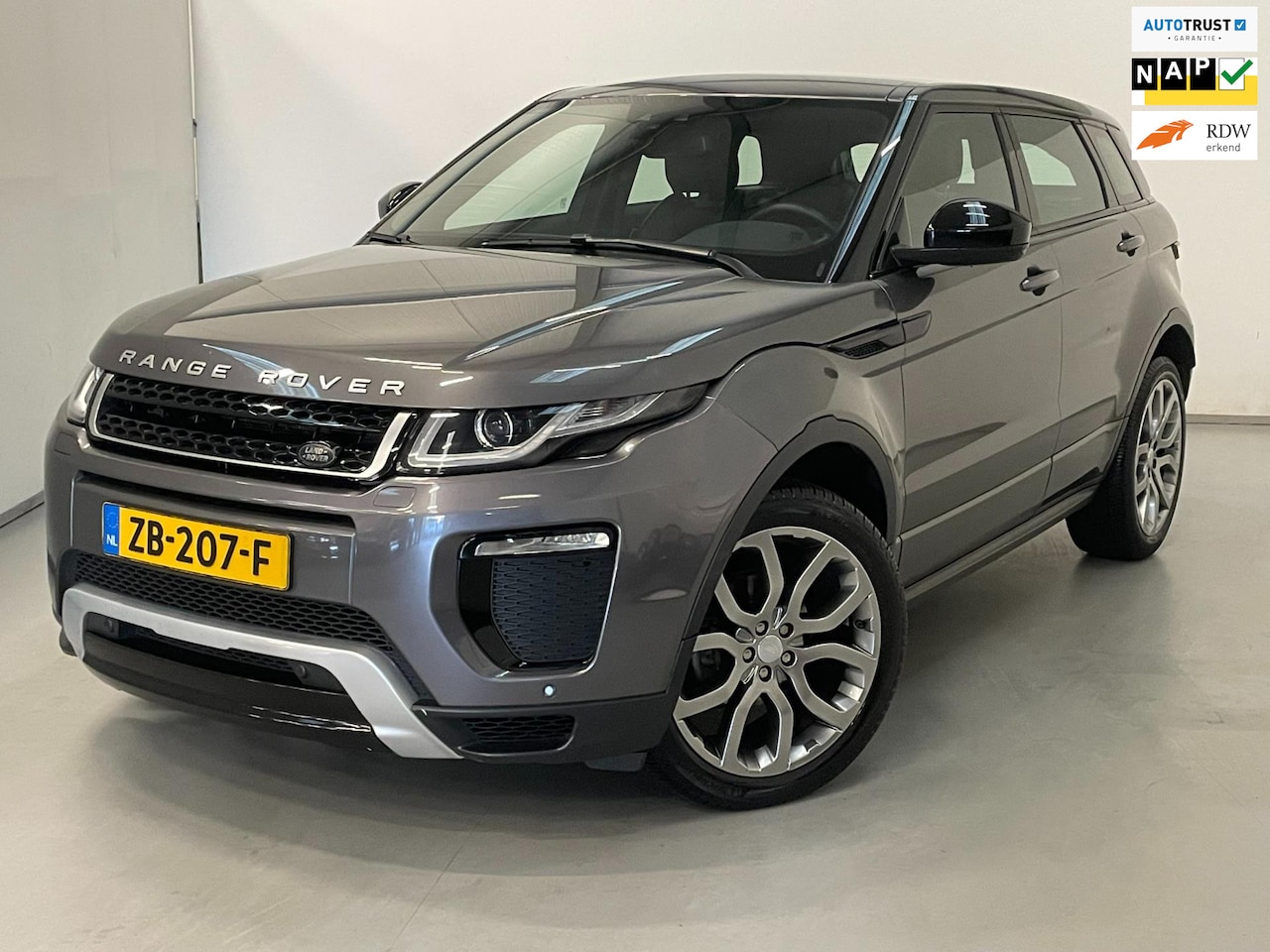 Land Rover Range Rover Evoque - 2.0 eD4 HSE / NL-auto / Pano / Memory - AutoWereld.nl