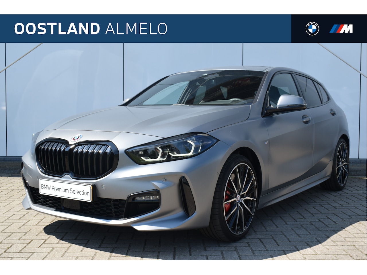 BMW 1-serie - 118i High Executive M Sport Automaat / BMW M 50 Jahre uitvoering / Panoramadak / M sportst - AutoWereld.nl