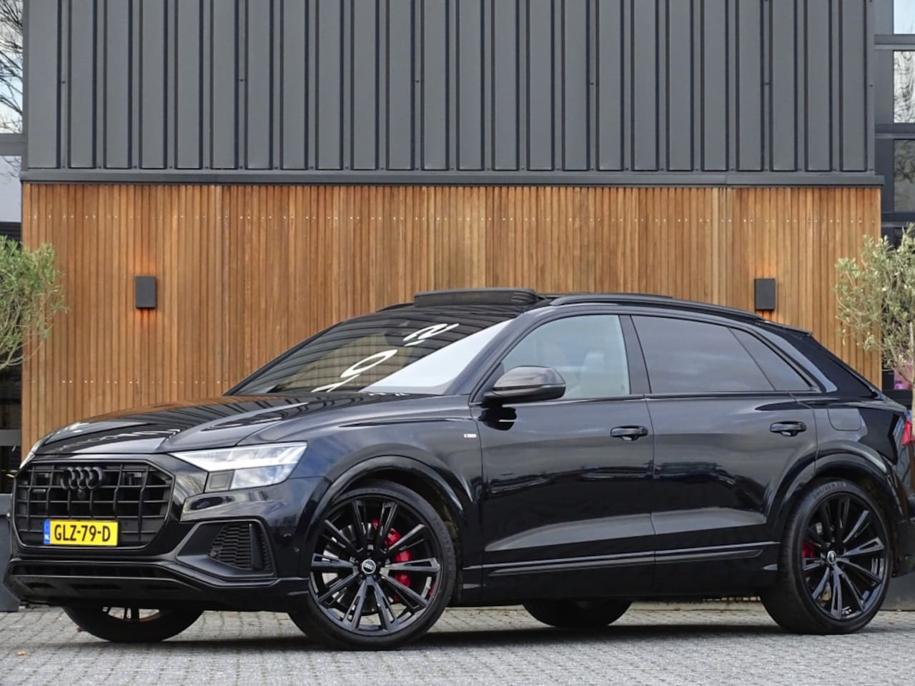 Audi Q8 - 55 TFSI e 381PK Quattro S line / 2021 / Carbon / 23'' / B&O - AutoWereld.nl