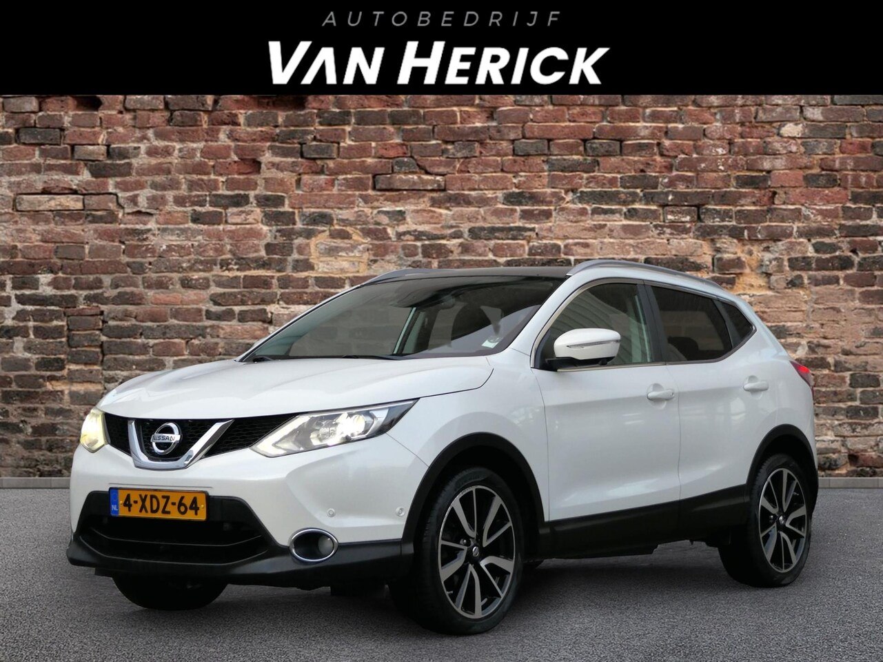 Nissan Qashqai - 1.2 Tekna | Pano-dak | 360° Camera | Leder| Trekhaak - AutoWereld.nl