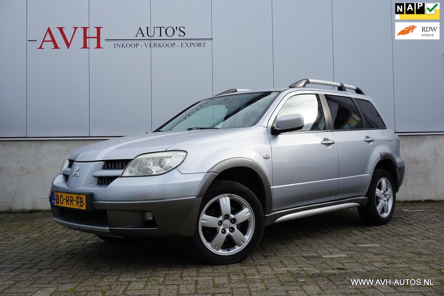 Mitsubishi Outlander - 2.4 Intense 4WD Automaat - AutoWereld.nl