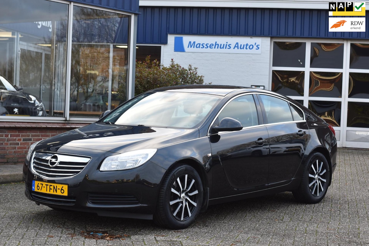 Opel Insignia - 1.6 T Edition 132kW Trekhaak 2e eig. Navi Clima Cruise 17" PDC V+A Nwe APK - AutoWereld.nl