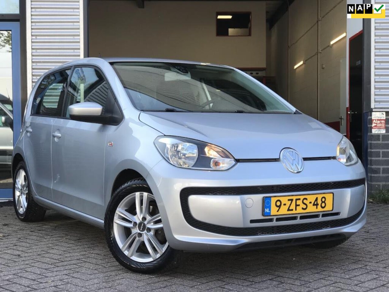 Volkswagen Up! - 1.0 move up! BlueMotion|Airco|Elektrische ramen|LM 15'' - AutoWereld.nl