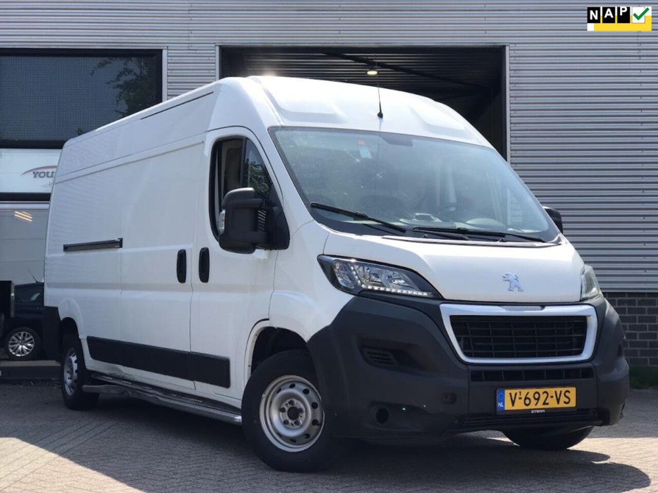 Peugeot Boxer - 333 2.0 BlueHDI L3H2 Premium Pack 333 2.0 BlueHDI L3H2 Premium Pack - AutoWereld.nl