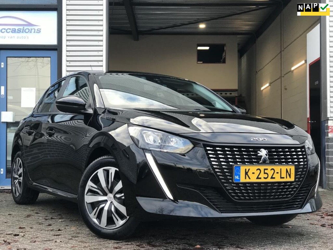 Peugeot 208 - 1.2 PureTech Blue Lease Active Navigatie|Apple Carplay|LM-velgen|Park Distance Control|202 - AutoWereld.nl