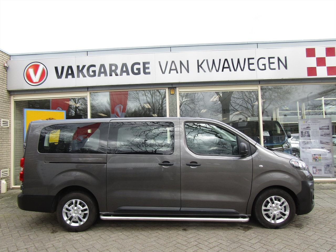 Opel Vivaro - 9 PERSOONS BUS L3 AIRCO CRUISE CONTROL - AutoWereld.nl