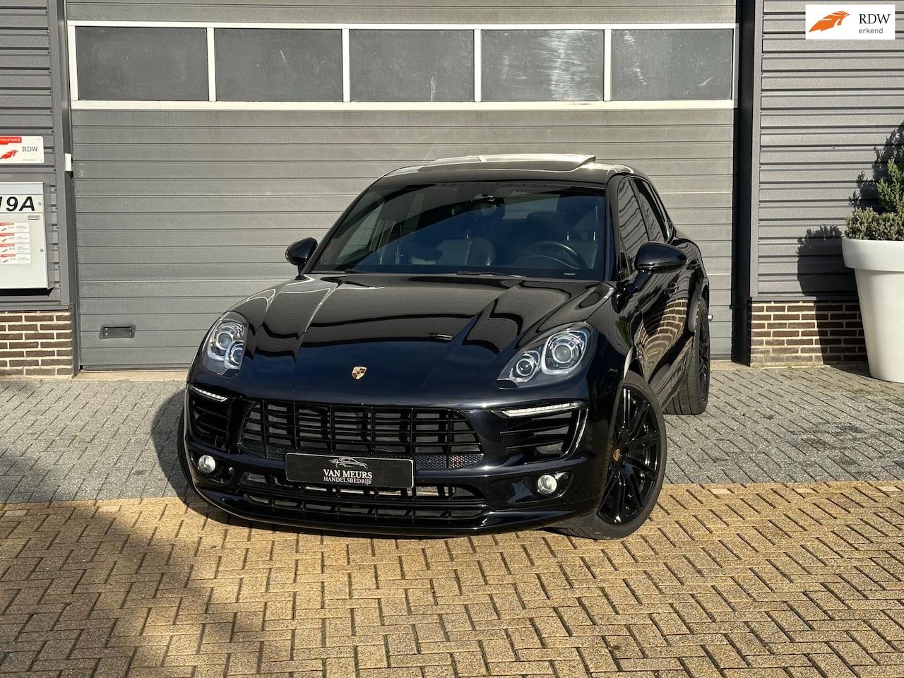 Porsche Macan - 3.0 D S 3.0 D S, pano, trekhaak, vol opties, apk 01-2025 - AutoWereld.nl