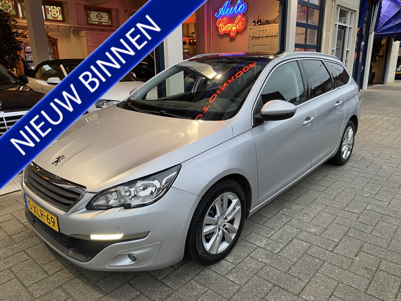 Peugeot 308 SW - 1.2 e-THP Blue Lease Executive PANO/CLIMA/NAVI/NL AUTO - AutoWereld.nl