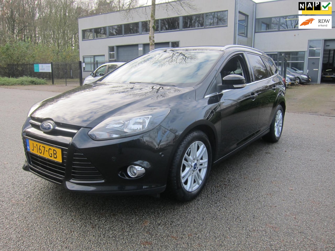 Ford Focus Wagon - 1.0 EcoBoost Titanium TREKHAAK NW DISTRIBUTIE APK 10-2025!! - AutoWereld.nl