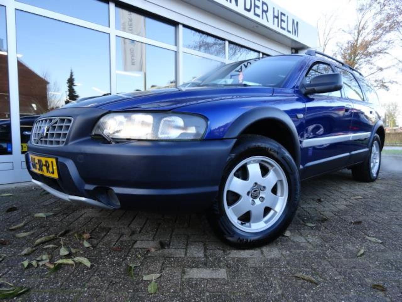 Volvo V70 Cross Country - 2.4 T Geartr. Comf. 2.4 T Geartr. Comf. - AutoWereld.nl