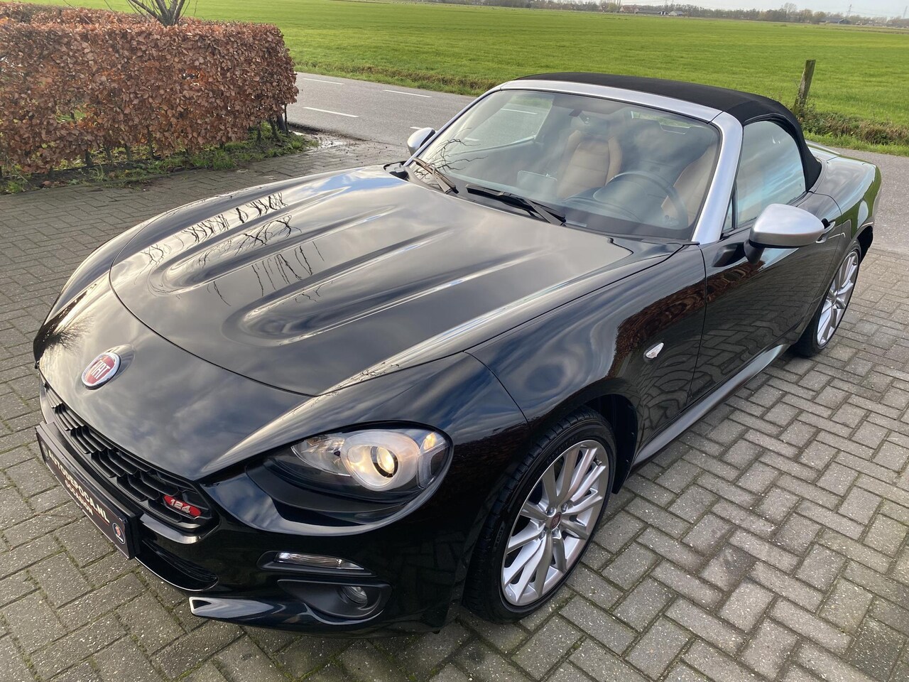 Fiat 124 Spider - 1.4 MultiAir Turbo Lusso Bruin leer, Navigatie, super KMST! - AutoWereld.nl