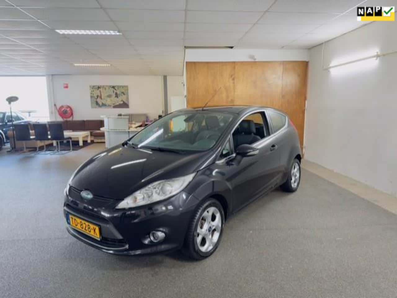 Ford Fiesta - 1.4 Titanium Apk Nieuw,Airco,E-Ramen,Lm velgen,Key & Go,N.A.P,2 Sleutels + Boekjes,Topstaa - AutoWereld.nl