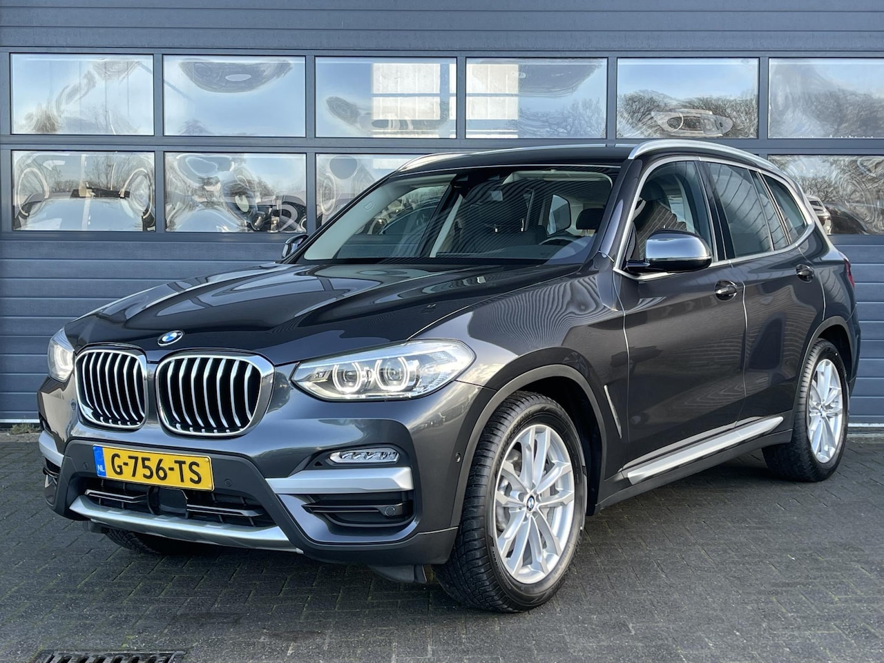 BMW X3 - XDRIVE30I HIGH EXECUTIVE I AUTOMAAT I TREKHAAK WEGKLAPBAAR I LEDEREN BEKLEDING I ACHTERUIT - AutoWereld.nl