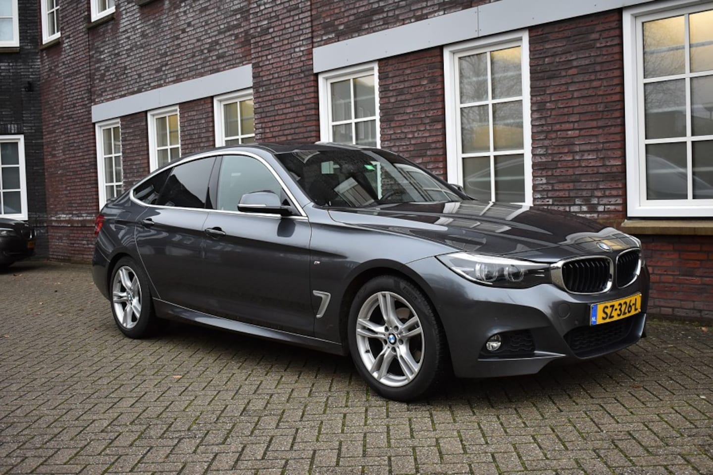 BMW 3-serie - 320 320i Executive M sport | Trekhaak | - AutoWereld.nl