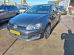 Volkswagen Golf - 1.2 TSI Business Edition R Connected