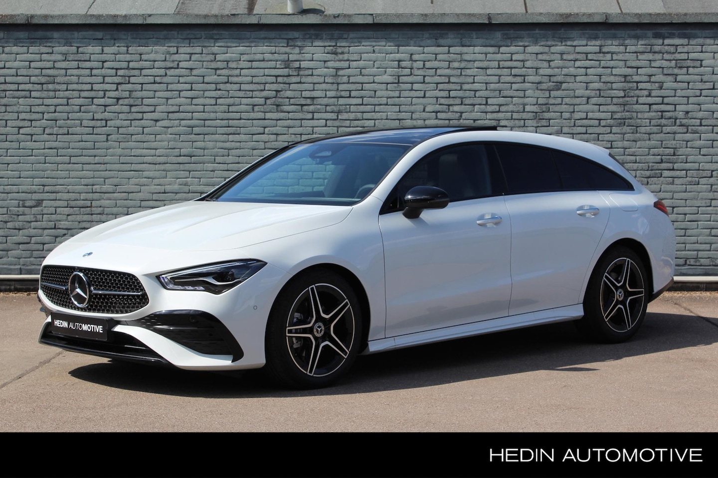 Mercedes-Benz CLA-klasse Shooting Brake - CLA 180 AMG Line | Premium Pakket | Nightpakket | Winter Pakket | Panoramadak | Advanced S - AutoWereld.nl